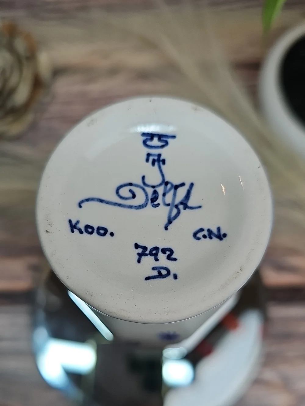 VINTAGE AUTHENTIC ROYAL DELFT BLUE & WHITE PORCELAIN BALUSTER JAR